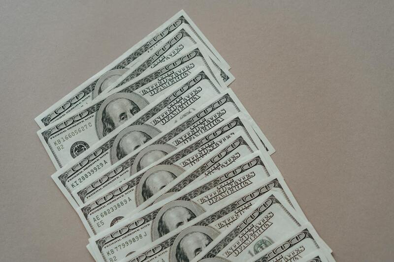 Blackjack Peli: Opas Suomenkieliseen Korttipeliin Kasinoilla Ja Netissä